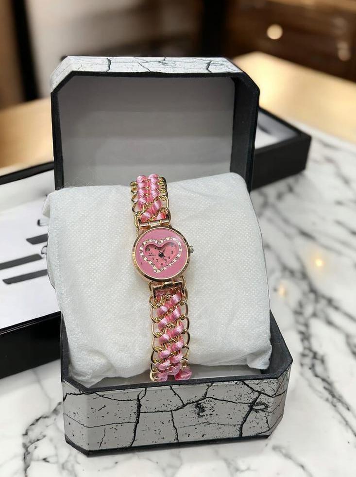 Stylish Woman's Quartz Heart Watch